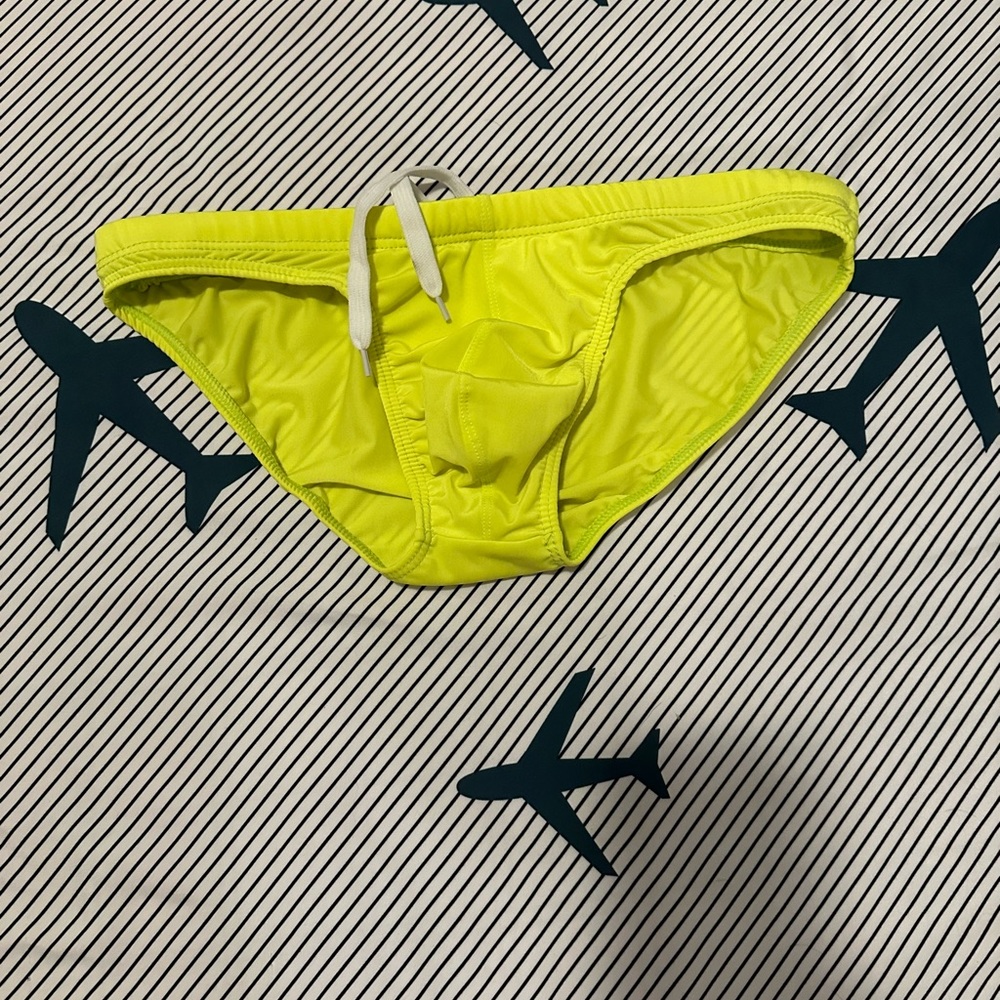 Men’s swim briefs. USA Medium.